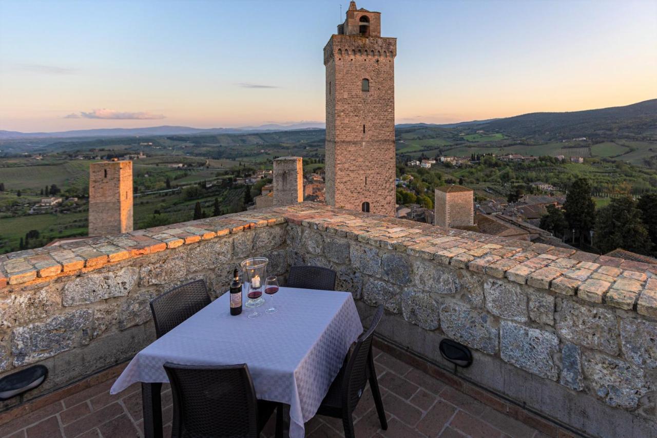 Torre Salvucci Maggiore Medieval Tower Experience San Gimignano Eksteriør billede